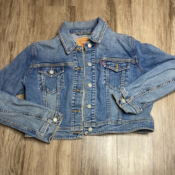 Levi’s Jean Jacket - Picture 1 of 2